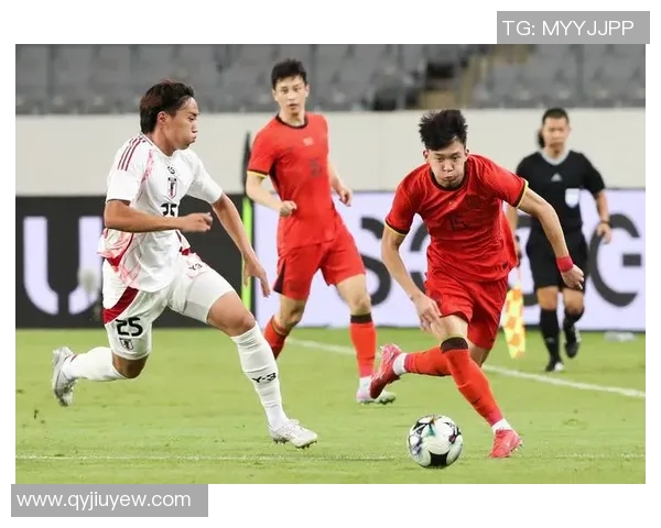 球星风采汇聚足球场上，展现顶级技艺与无限魅力的精彩瞬间